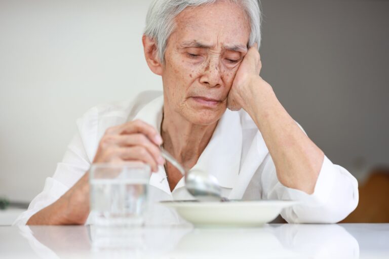 Signs of Nutrition Deficiency in Elders and How to Recover