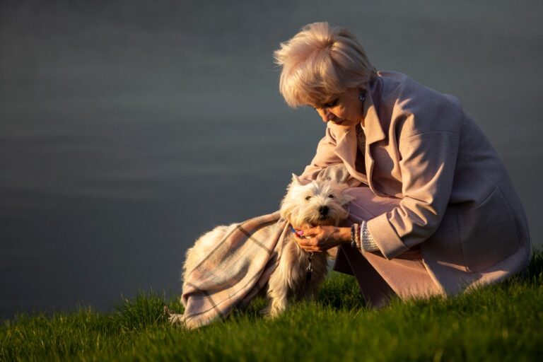 The Health and Mood-Boosting Benefits of Pets for Seniors