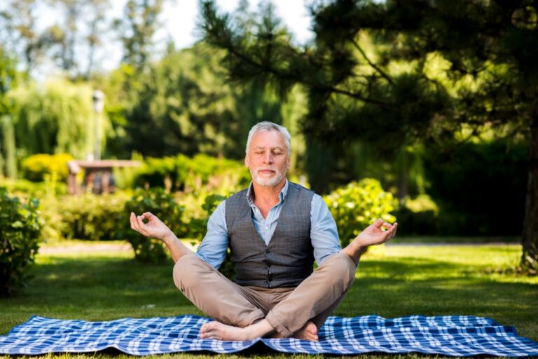 10 Healthy Benefits of Meditation for Seniors
